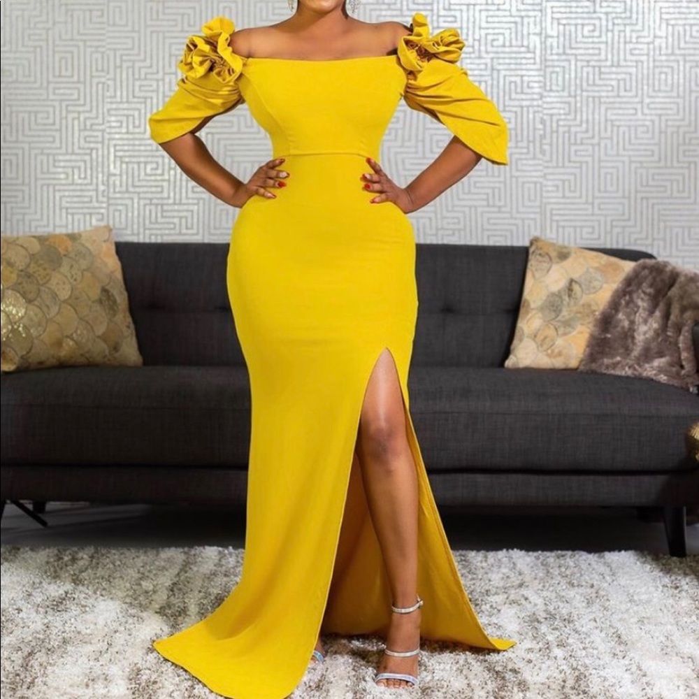Beautiful long yellow Gown NWOT